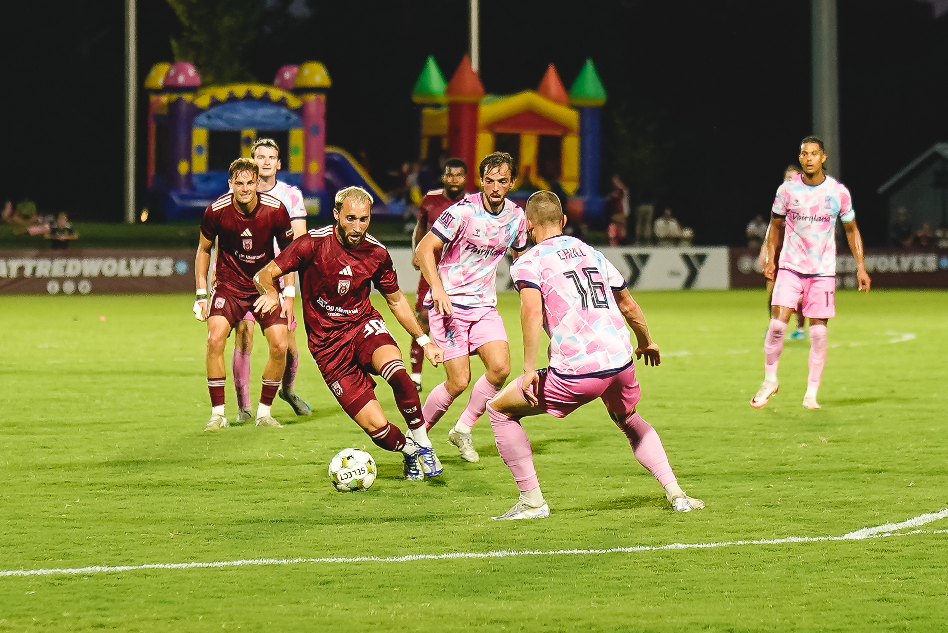 Chattanooga Strikes Late, Stands Tall - Chattanooga Red Wolves SC